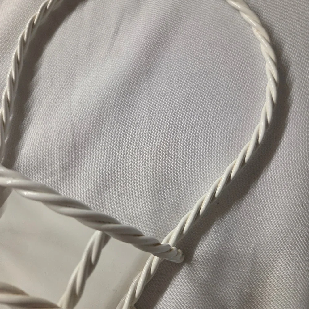 White Metal Wire Wall Hanging Basket Trinket Shelf Coquette Decor